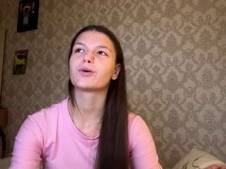 adelinapisarski webcam model stream image