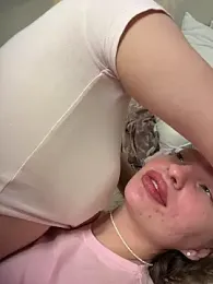 elloriah webcam model stream image