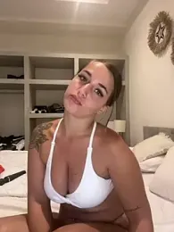 baadievino webcam stripchat model stream image