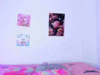 adelinee-18 webcam model stream image