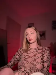 _MayShy_ webcam model stream image