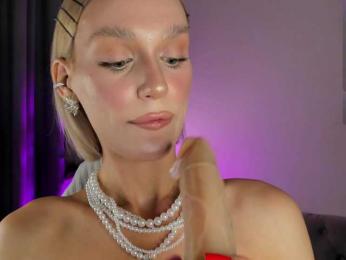 IceStrawberry webcam model stream image