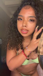 Kittyizzy webcam model stream image