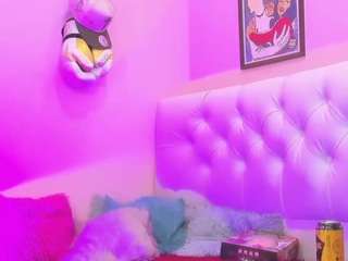 stronger-boy webcam model stream image