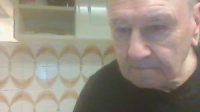 Niceoldcum webcam model stream image