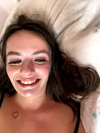 EllieluxxylXx webcam model stream image