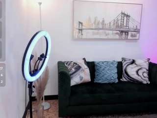 naomii-campbell webcam model stream image