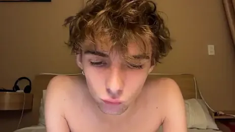 YourLucius webcam model stream image