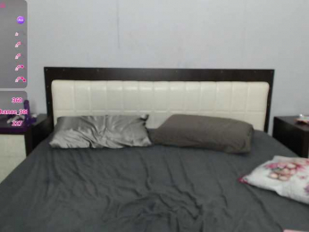 Iloniyaa webcam model stream image