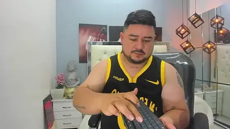 oso_dirty_ webcam model stream image