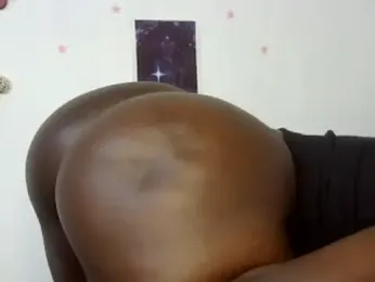 online_bestie webcam model stream image