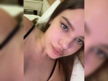 KissKissss webcam model stream image