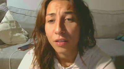 Lyly_laurensaa webcam cam4 model stream image