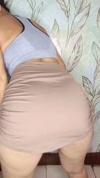 Arnah_ webcam model stream image