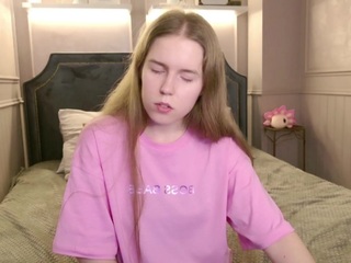 Alida Brace webcam model stream image