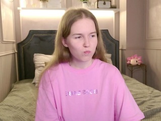 Alida Brace webcam model stream image