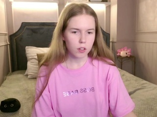 Alida Brace webcam model stream image