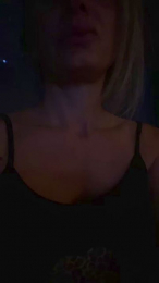 tuahelena webcam model stream image