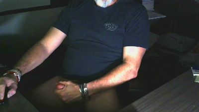 alpha_dom_rough webcam model stream image