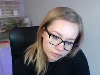 holly95love webcam model stream image