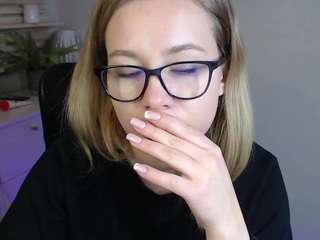 holly95love webcam model stream image