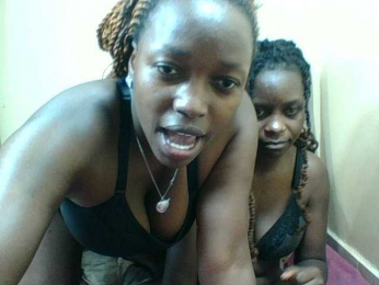 Badsgirles webcam bongacams model stream image