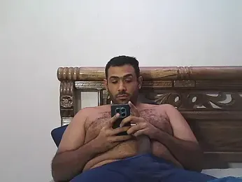 AlphaLatinoBear webcam model stream image