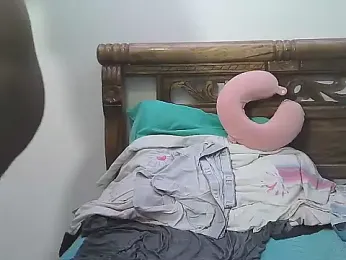 AlphaLatinoBear webcam model stream image
