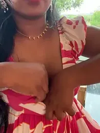 Dhiyapink webcam model stream image