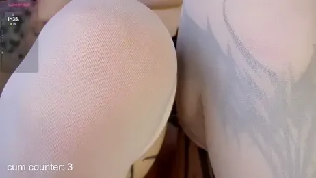 Laurainlove webcam model stream image