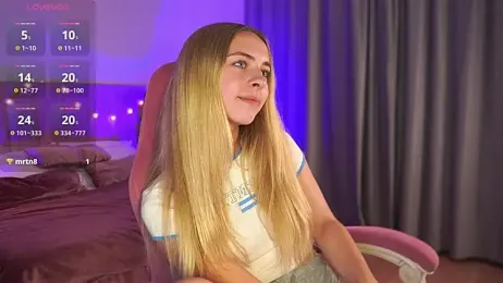 ShinyBarbie webcam model stream image