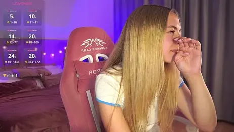 ShinyBarbie webcam model stream image