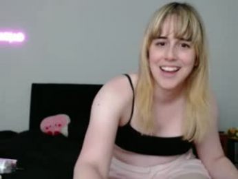 liriluv webcam model stream image