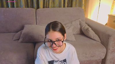 LoisBuys webcam model stream image