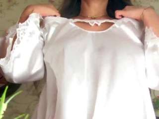 classymelyna webcam camsoda model stream image