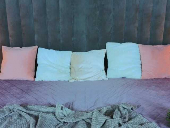 NeylaCharm webcam model stream image