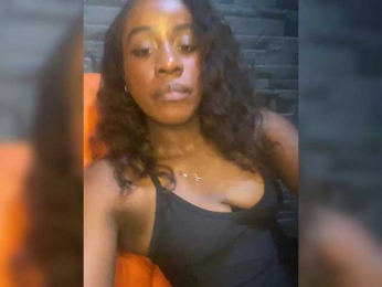 BrianaBrown webcam model stream image