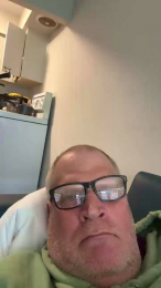 Starless webcam model stream image