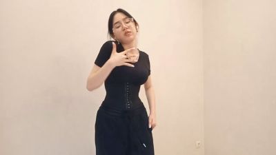 JuliaMaugeri webcam model stream image