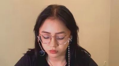 JuliaMaugeri webcam model stream image