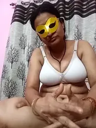 Gullapi webcam model stream image