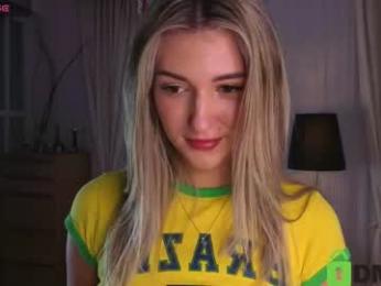 adelanovela webcam model stream image