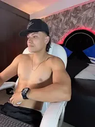 DilanMiller_ webcam model stream image