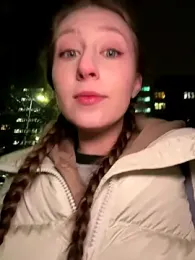 FroggyAnna webcam model stream image