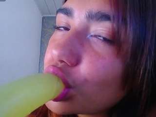 petitelucy18 webcam model stream image