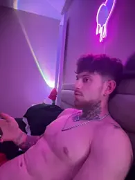 -ThomasJr- webcam model stream image