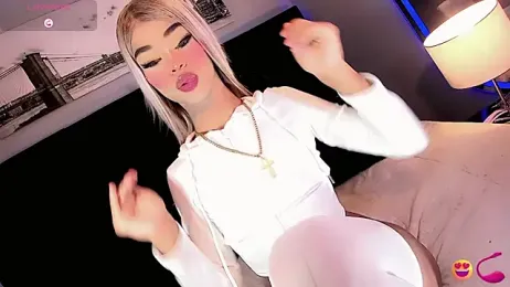 Kornylovee webcam stripchat model stream image