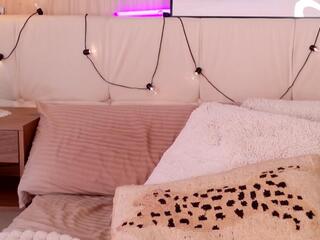 Mia Brooklyn webcam model stream image