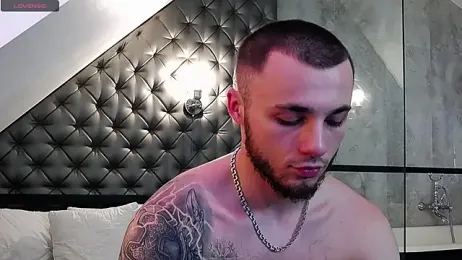 PaulGrow webcam model stream image