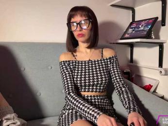 MyshkaNiks webcam bongacams model stream image